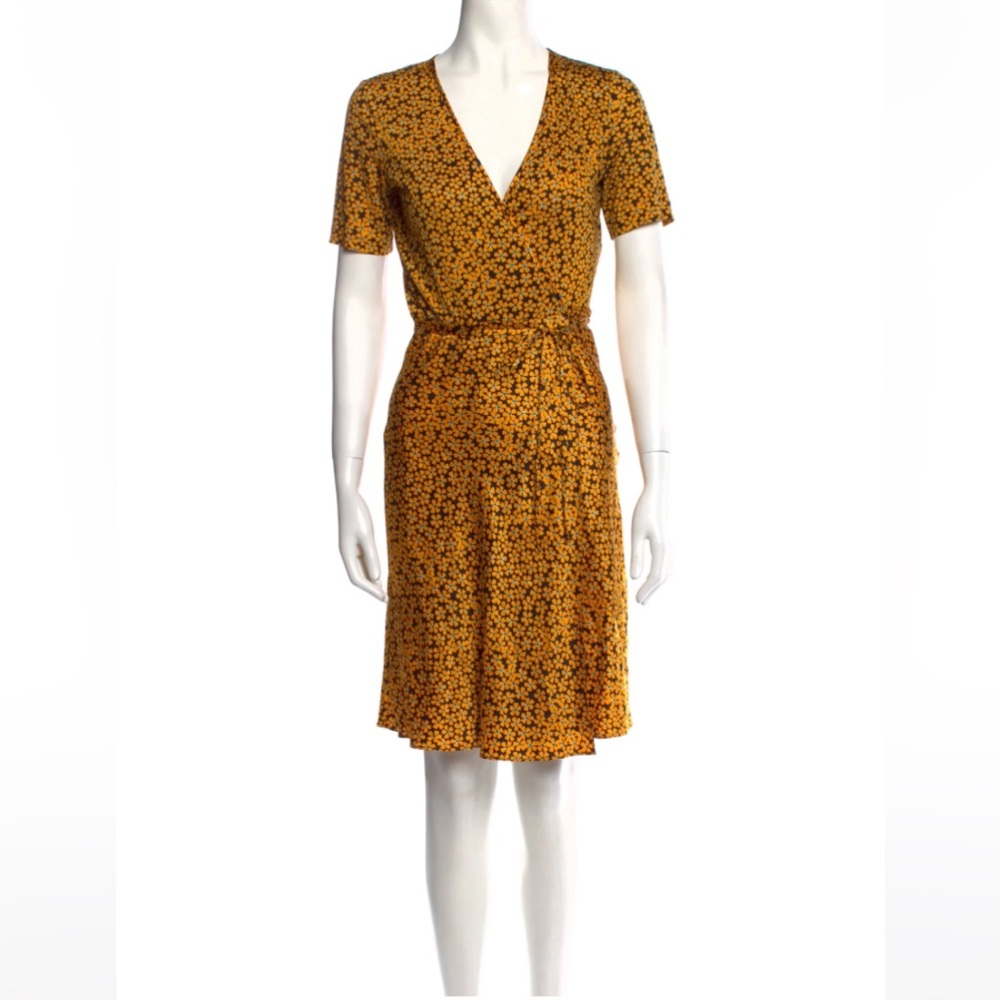 Diane Von Furstenberg Silk Wrap Dress in Buttercup Print - Size 4